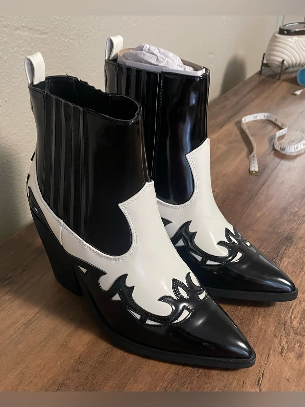New-In-Box Shoedazzle 